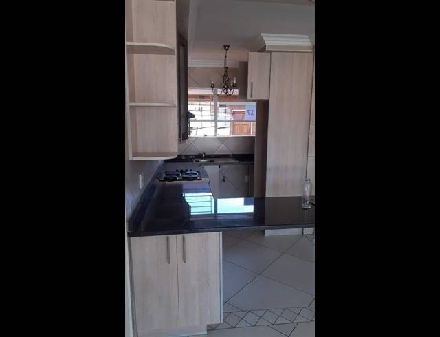 2 BEDROOM TOWNHOUSE FOR SALE IN ALBERTON NORTH